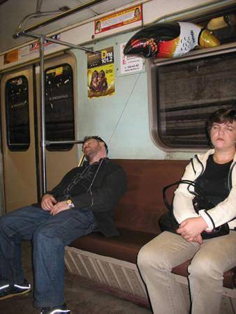 Dünya Metrolarından Güldüren Kareler 18