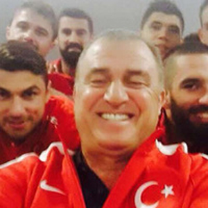 Bu da Milli selfie!