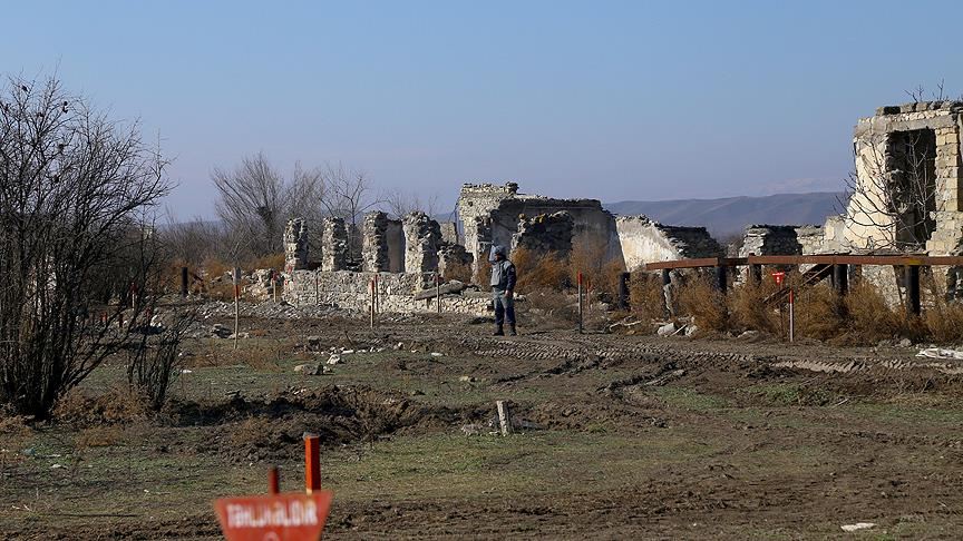 Ermenistan ateşkese rağmen Azerbaycan'ın sivil yerleşim birimlerine saldırılarını sürdürüyor