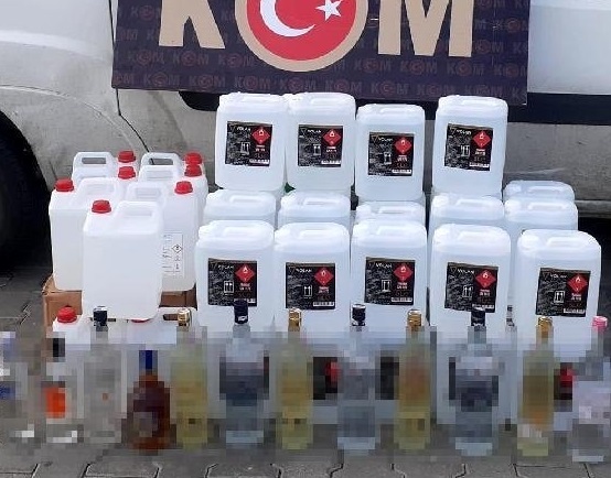 Türkiye geneli binlerce litre kaçak/sahte alkollü içki ele geçirildi