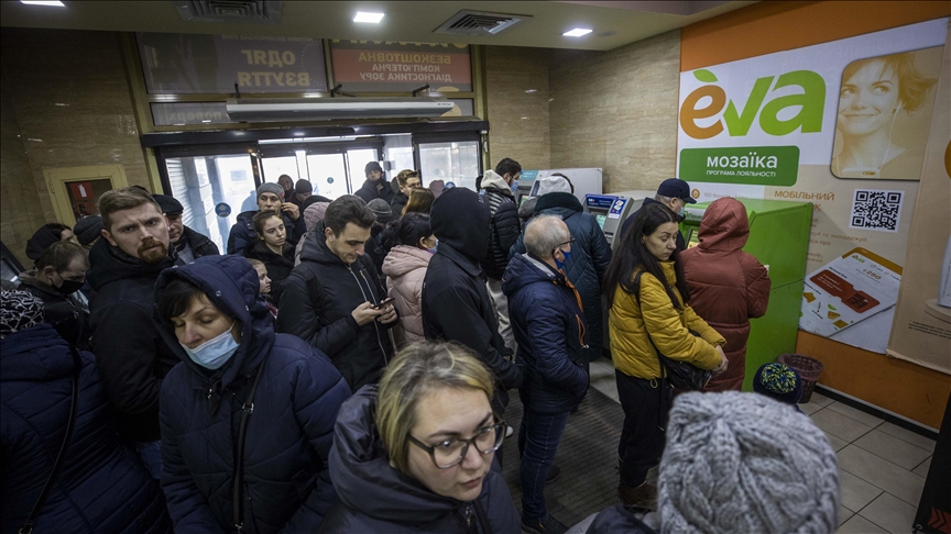 Ukrayna'da nakit para çekimine sınırlama getirildi!