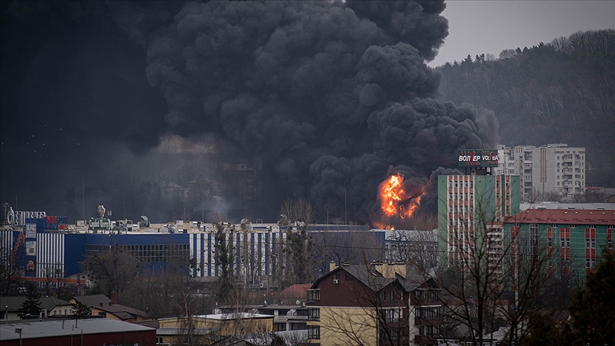 Rusya, Lviv kentini güdümlü füzelerle vurdu!