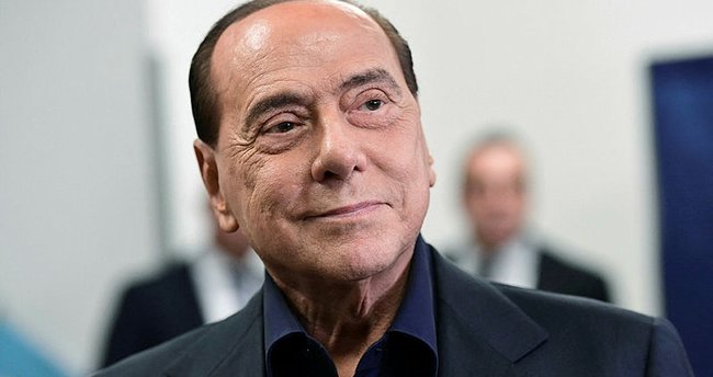 Eski İtalya Başbakanı Silvio Berlusconi hayatını kaybetti!