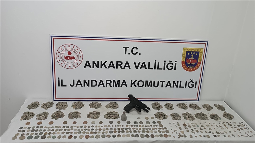 Ankara'da tarihi eser operasyonunda 2 bin 740 sikke ele geçirildi!