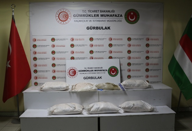 Tuz çuvallarının içinden 49 kilogram eroin çıktı!