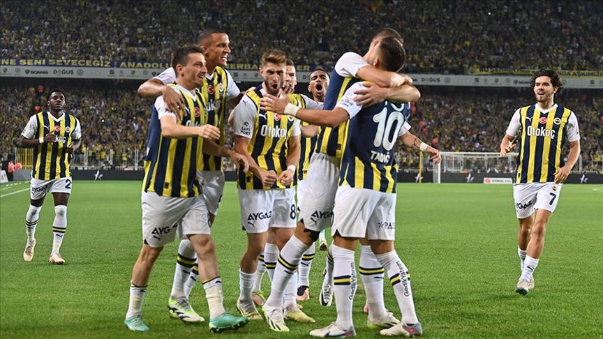 FENERBAHÇE LİGE GALİBİYETLE BAŞLADI