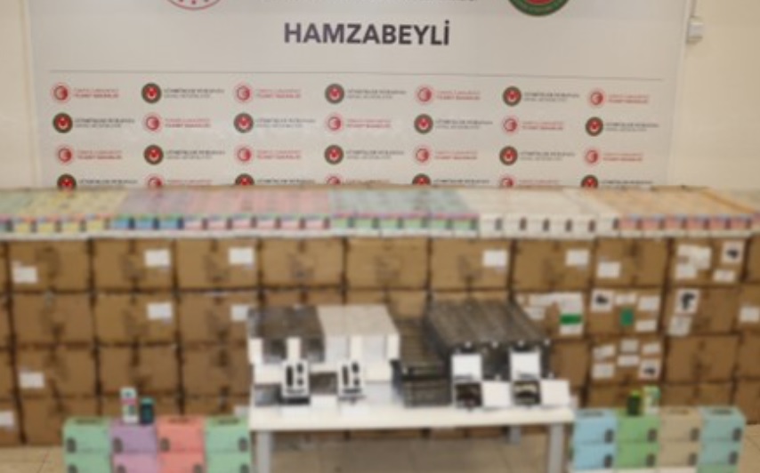 Hamzabeyli'de 17,7 milyon liralık kaçak eşyaya el konuldu!