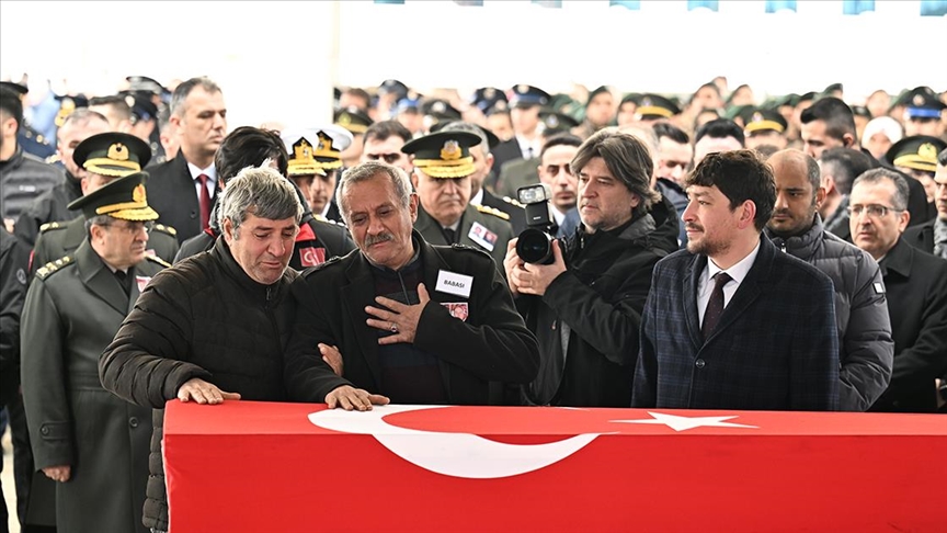 Şehit pilotlar Cemil Gülen ve Levent Öztürk son yolculuklarına uğurlandı