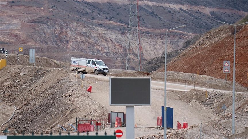 Erzincan'da kayıp işçileri arama çalışmaları 6'ncı gününde devam ediyor