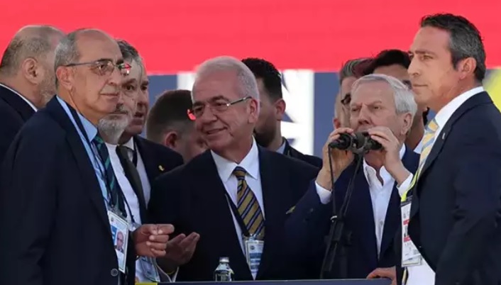 Fenerbahçe yeni başkanını seçiyor! Oy verme  sürüyor