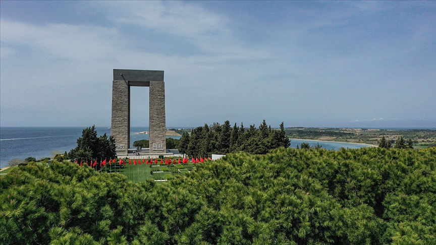 Çanakkale'de yangın nedeniyle girişlerin durdurulduğu Tarihi Alan tamamen ziyarete açıldı