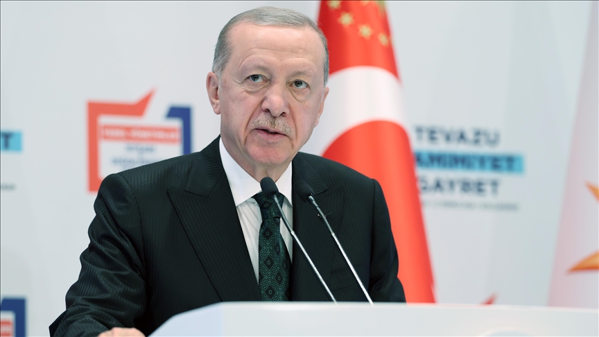 Erdoğan: Toplumda yabancı düşmanlığını ve sığınmacı nefretini körükleyerek hiçbir yere varılamaz