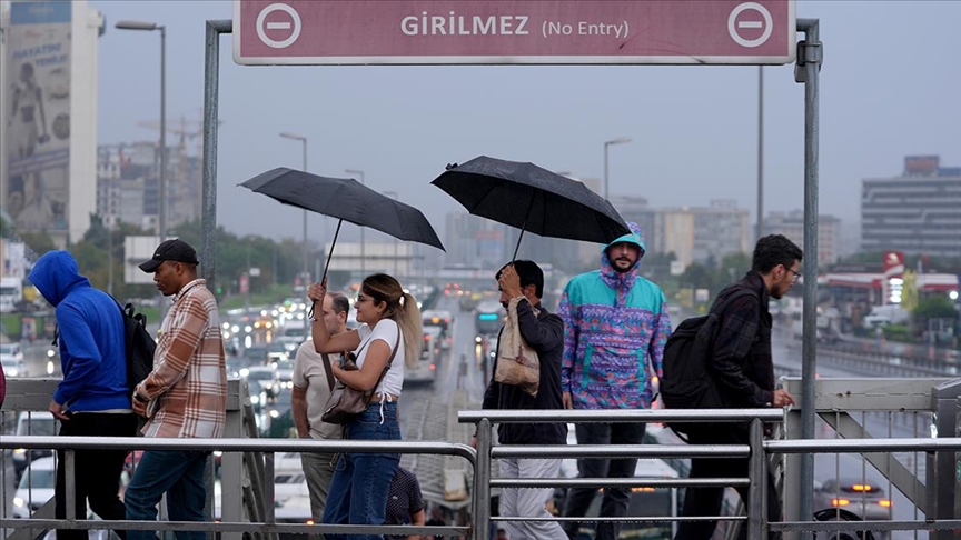 İstanbul'da yağış etkili oluyor..