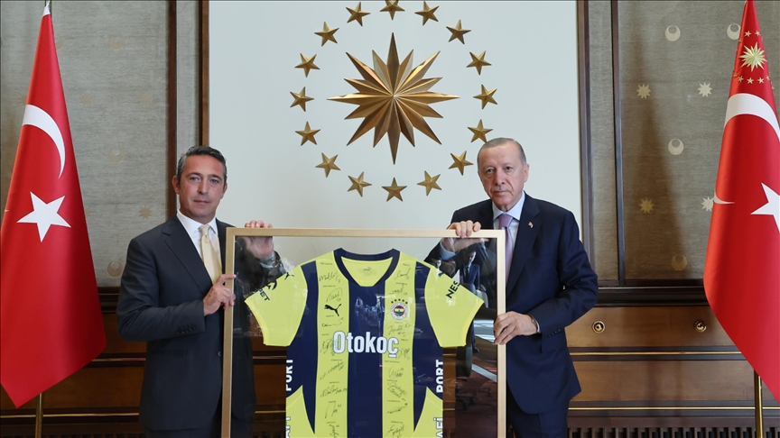 Cumhurbaşkanı Erdoğan, Fenerbahçe Spor Kulübü Başkanı Koç ve beraberindeki heyeti kabul etti