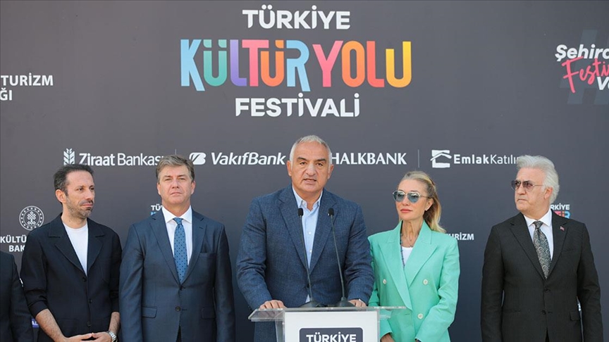 Türkiye Kültür Yolu Festivali'nin son durağı Antalya'daki etkinlikler başladı