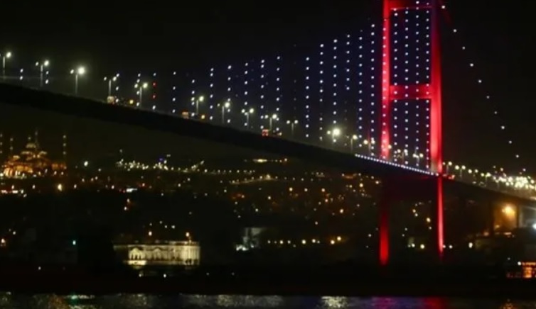 İstanbul Boğazı gemi trafiğine kapatıldı