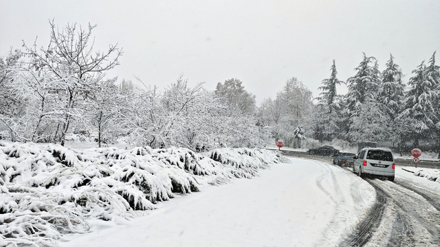 Bursa-Ankara kara yolunda kar etkili oluyor