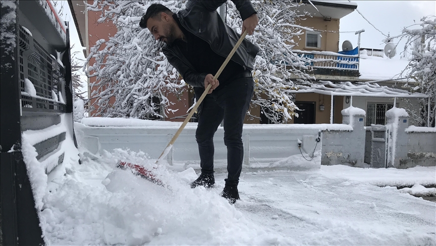 Erzincan'da kar nedeniyle okullar yarın da tatil edildi