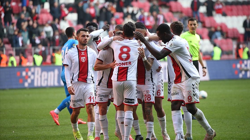 Samsunspor sahasında 4 golle kazandı