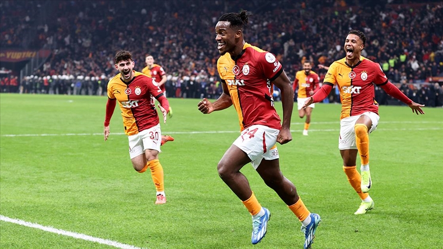 Galatasaray, Trabzonspor'u 90+8'de bulduğu golle yendi