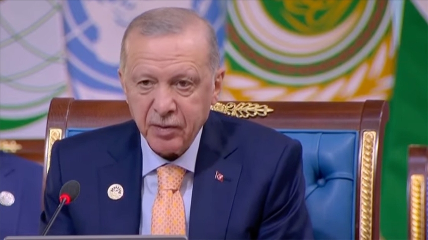 Erdoğan: Bölgemizde barışın tesisi için D-8 ülkeleri olarak daha fazla çaba harcamalıyız