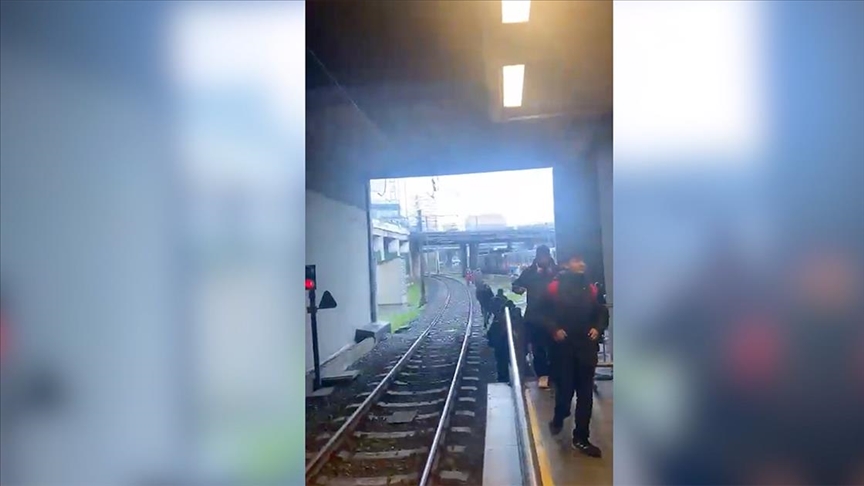 Yenikapı-Atatürk Havalimanı/Kirazlı Metro Hattı'nda teknik arıza nedeniyle seferler durdu