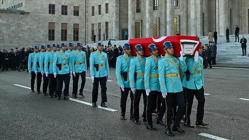 Eski bakan Nahit Menteşe son yolculuğuna uğurlandı