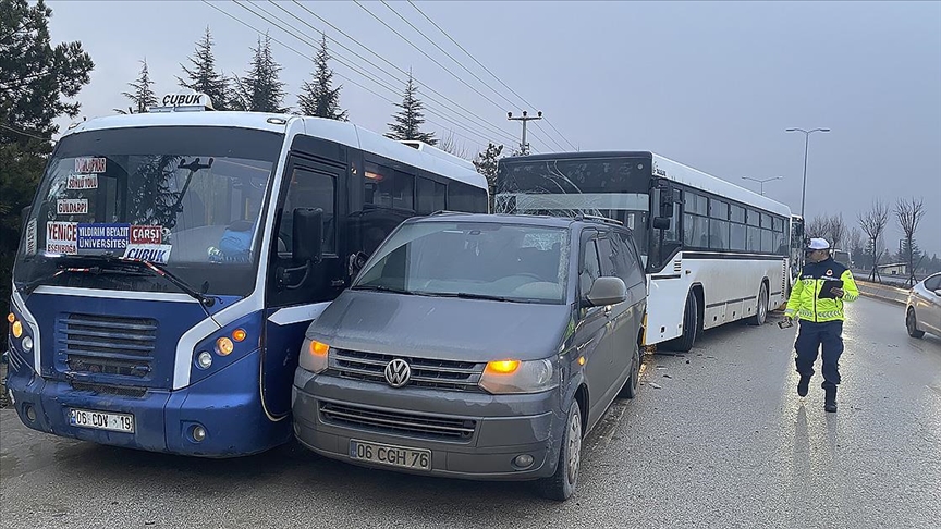 Ankara'da zincirleme trafik kazası: 31 YARALI