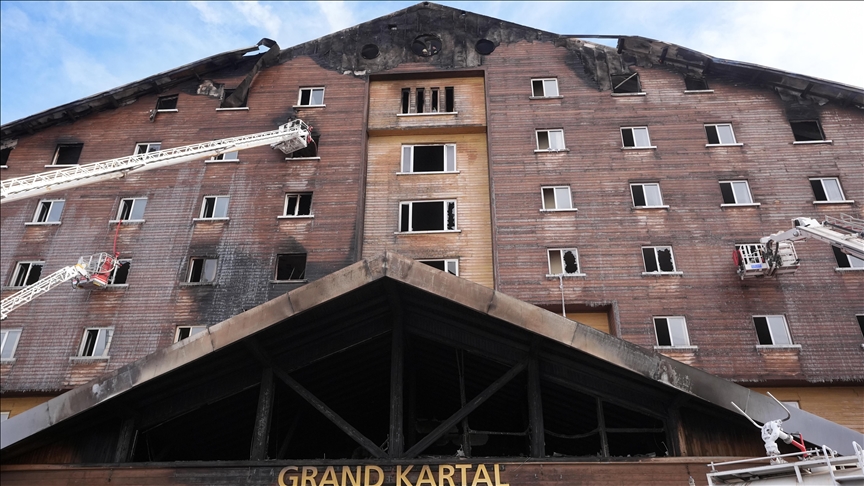 Otel yangınında hayatını kaybedenler için taziye mesajları