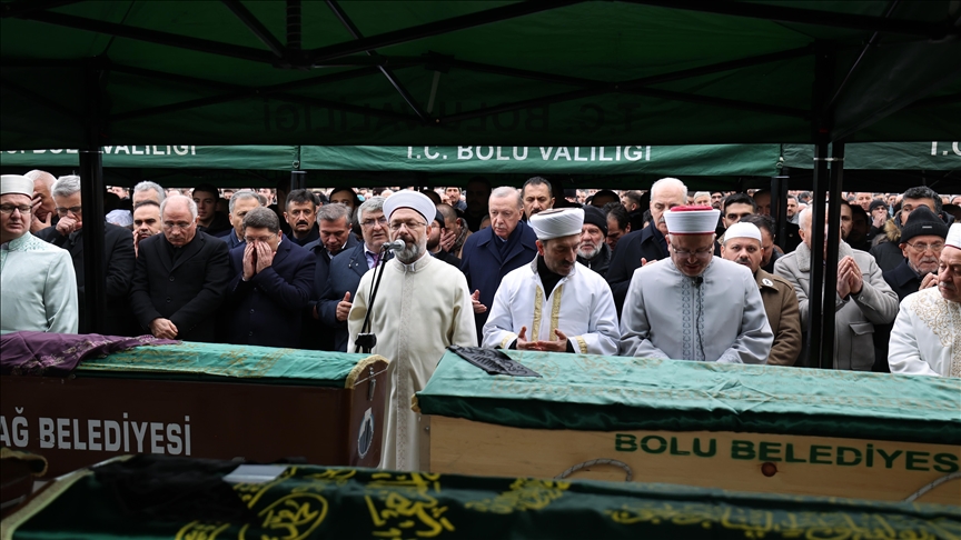 Bolu'daki otel yangınında hayatını kaybedenler son yolculuklarına uğurlanıyor