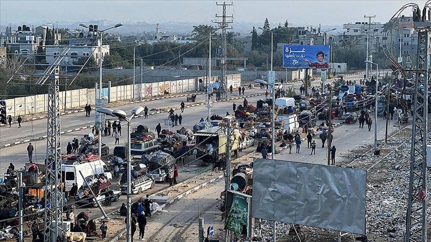 İsrail güçlerinin Gazze'de evlerine dönmeyi bekleyenlere ateş açması sonucu 5 kişi yaralandı