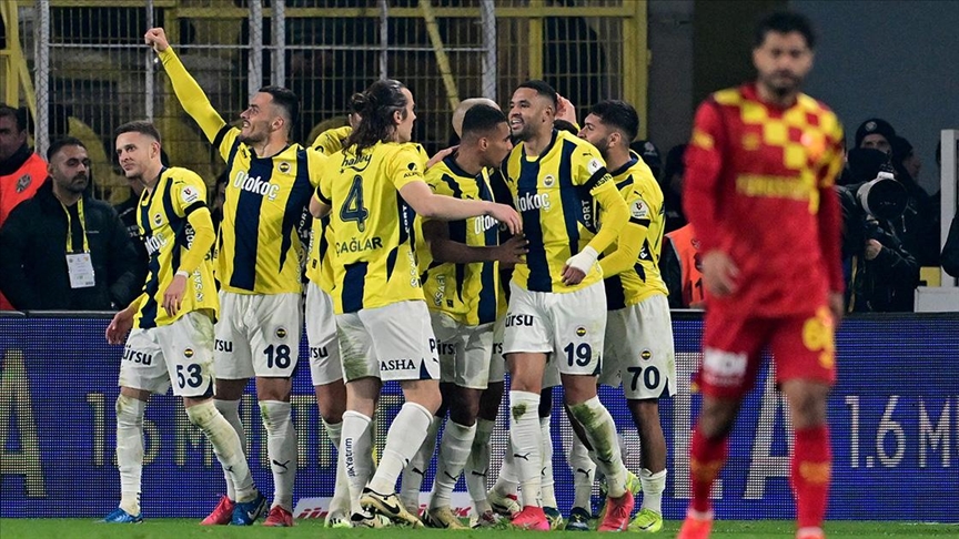 Fenerbahçe, Göztepe engelini ikinci yarıda bulduğu gollerle aştı!