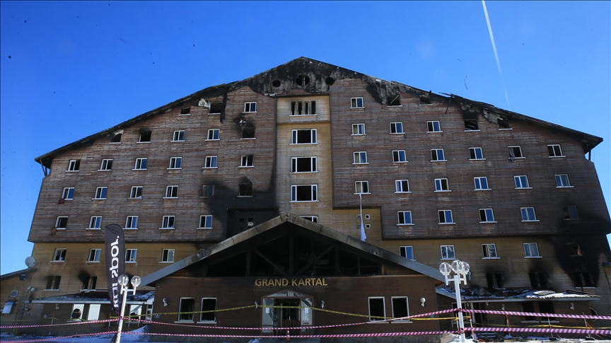 Otel yangınına ilişkin tutuklanan mutfak çalışanından "yangın tüpü bulamadığı" iddiası