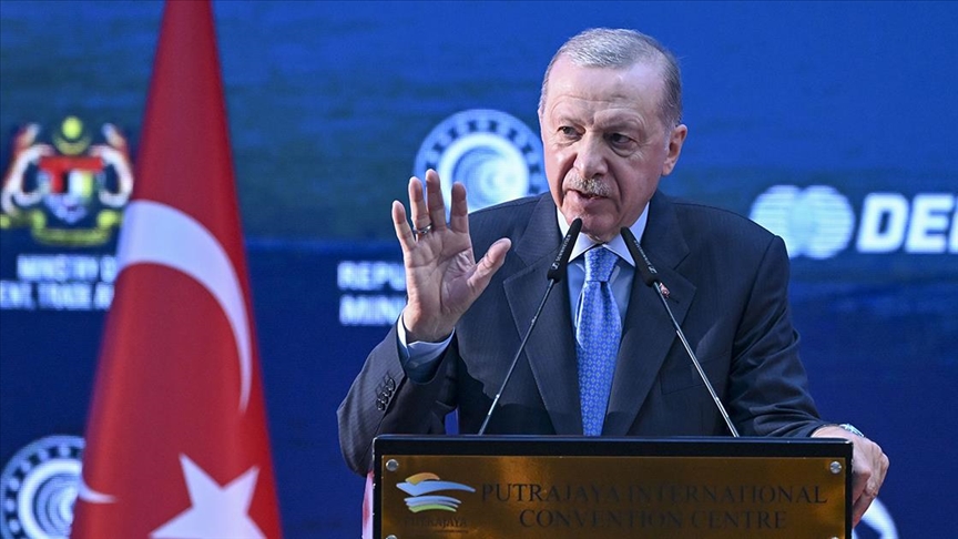 Cumhurbaşkanı Erdoğan: Türkiye ekonomisi büyümesini sürdürüyor