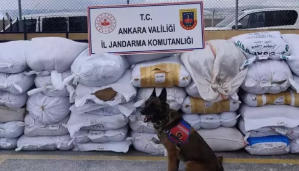 Ankara'da 4 bin 700 kilogram kaçak tütün ele geçirildi