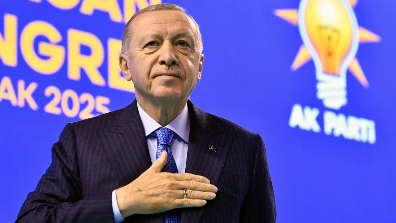 Cumhurbaşkanı Erdoğan ve ailesine yönelik hakaretlere siyasilerden tepkiler