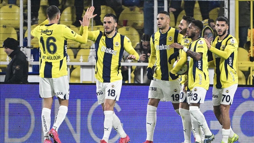 Fenerbahçe, konuk ettiği Onvo Antalyaspor'u 3-0 yendi