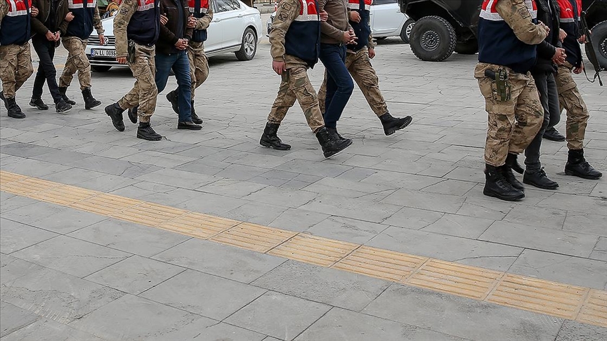 Van'da terör soruşturmaları kapsamında 24 şüpheli yakalandı