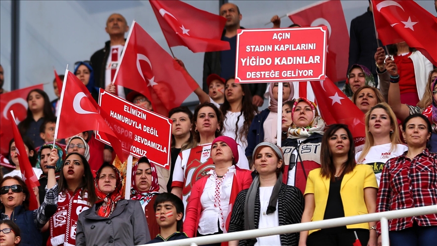 Sivasspor-Göztepe maçı kadın taraftarlara ücretsiz olacak