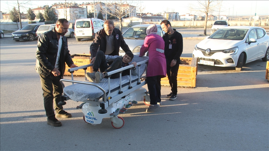 Konya'da sahipsiz köpekten kaçarken düşen çocuk yaralandı