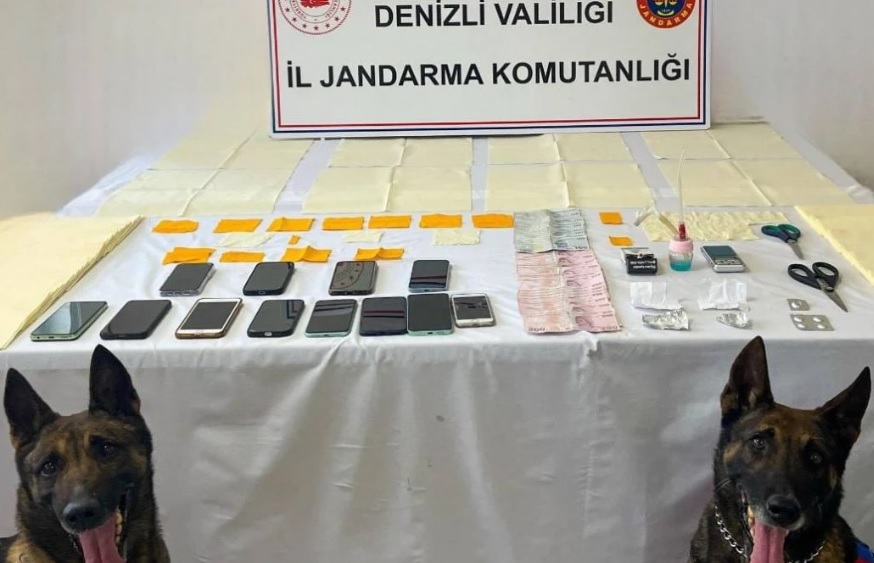 Denizli'de 517 bin 800 kullanımlık sentetik uyuşturucu yakalaması