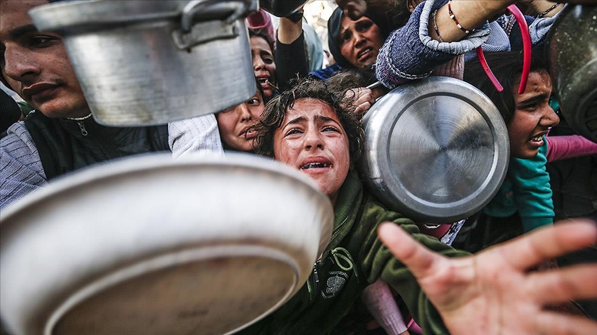 İsrail'in ablukası ve saldırıları Gazze'deki halkı kıtlığın ve ölümün pençesine sürüklüyor