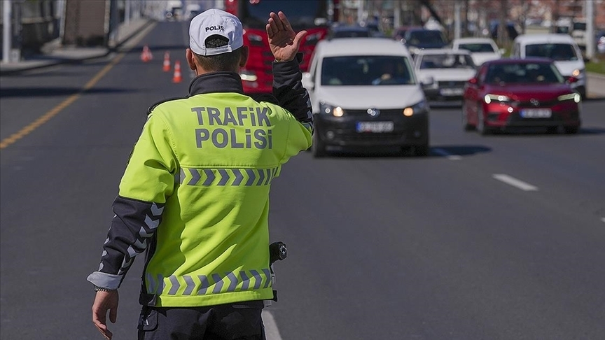 İstanbul'da bazı yollar trafiğe kapatıldı