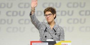 Almanya'da Merkel'in halefi Annegret Kramp-Karrenbauer oldu