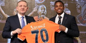 Robinho, resmen Medipol Başakşehir'de..