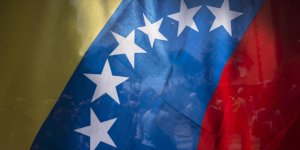 Yüksek Mahkemeden Venezuela Ulusal Meclisi'nin geçiş hükümeti denemesine red