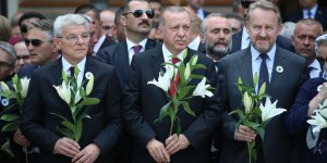 Erdoğan, Srebrenitsa Soykırımı kurbanları anısına düzenlenen geçit törenine katıldı