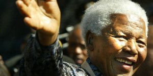 Güney Afrikalıların efsanevi lideri Mandela, doğumunun 101. yılında anılıyor