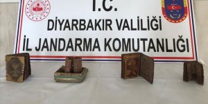 Diyarbakır'da deri üzerine yazılı 3 kitap ve ferman ele geçirildi!