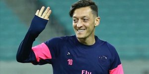 Ünlü Futbolcu Mesut Özil baba oldu!